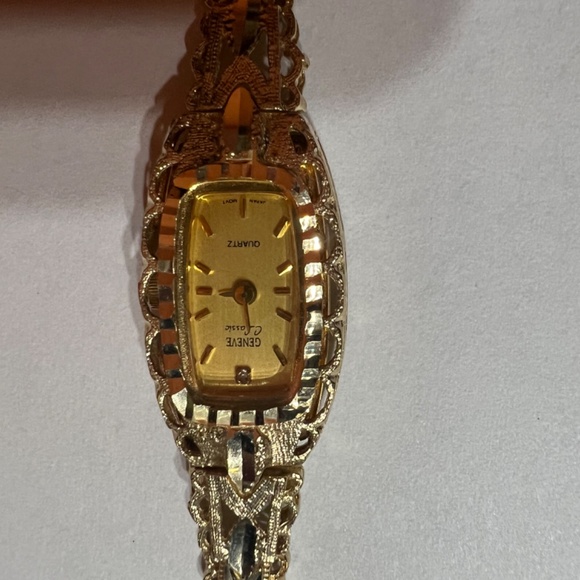 Geneve Classic Quartz 10K Gold ladies Watch - Picture 4 of 12